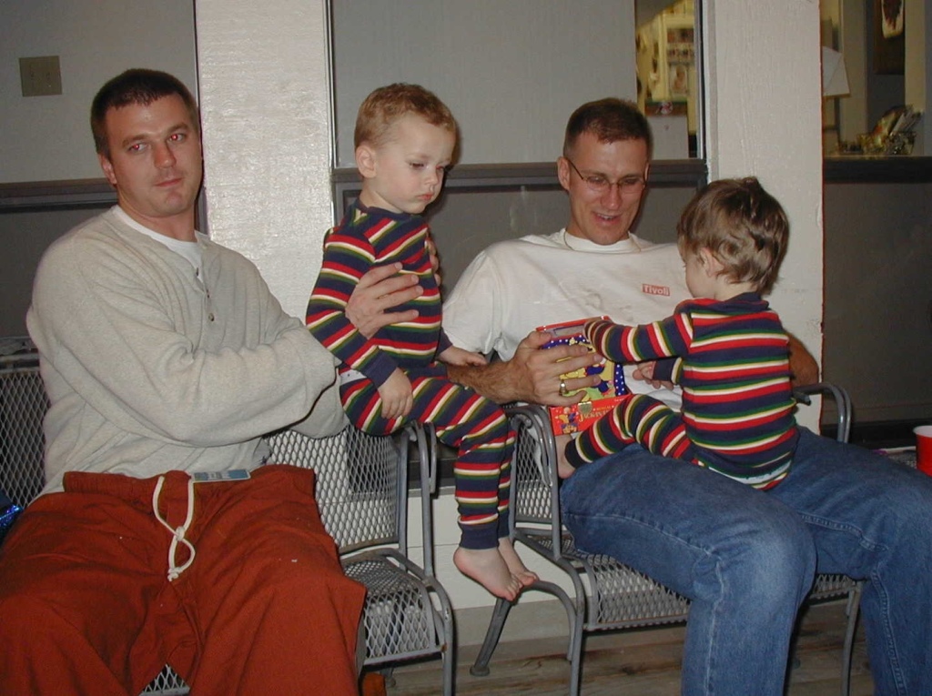 Hildebrand Christmas ScreenSaver/1024x768_2002-12-24 Christmas Eve 53.jpg